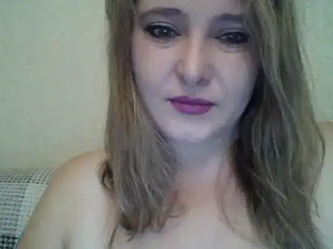 Snapshot of ParisMimi chatting on 12/12/24, 03:54 ParisMimi online show from 12/12/24, 03:54