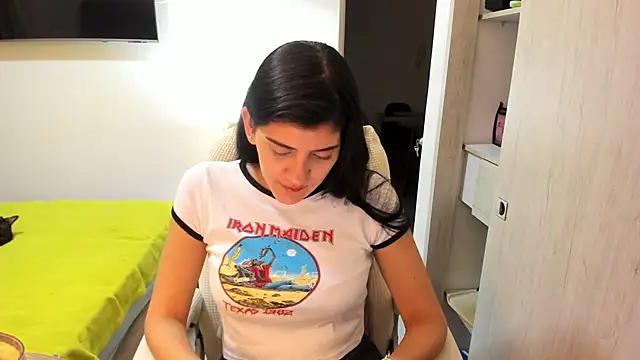 misstoya online show from 10/15/25, 01:06