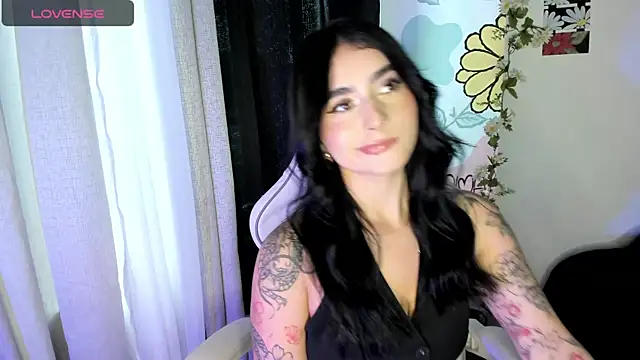 Snapshot of pamela__mar chatting on 12/18/24, 09:29 pamela mar online show from 12/18/24, 09:29