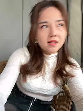 Snapshot of Efangfang chatting on 12/15/24, 03:02 Efangfang online show from 12/15/24, 03:02