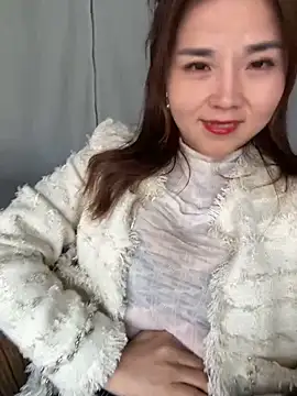 Snapshot of Efangfang chatting on 12/15/24, 07:35 Efangfang online show from 12/15/24, 07:35