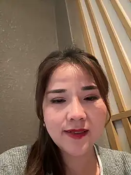 Snapshot of Efangfang chatting on 12/23/24, 11:36 Efangfang online show from 12/23/24, 11:36