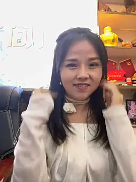 Snapshot of Efangfang chatting on 12/30/24, 02:40 Efangfang online show from 12/30/24, 02:40