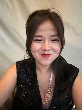 Snapshot of Efangfang chatting on 01/03/25, 12:52 Efangfang online show from 01/03/25, 12:52