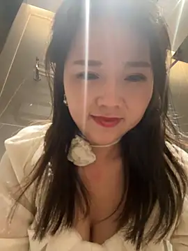 Snapshot of Efangfang chatting on 01/04/25, 01:53 Efangfang online show from 01/04/25, 01:53
