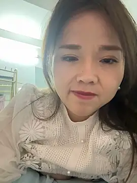 Snapshot of Efangfang chatting on 01/12/25, 02:30 Efangfang online show from 01/12/25, 02:30