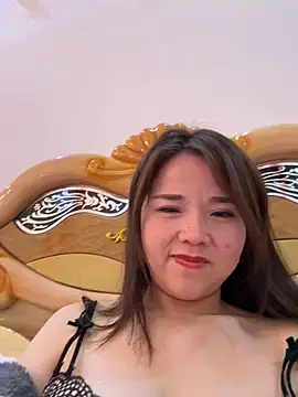 Snapshot of Efangfang chatting on 01/19/25, 12:28 Efangfang online show from 01/19/25, 12:28