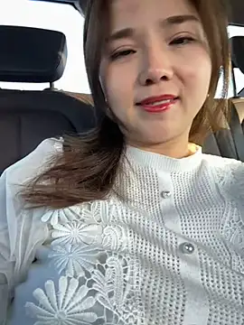 Snapshot of Efangfang chatting on 02/03/25, 11:58 Efangfang online show from 02/03/25, 11:58