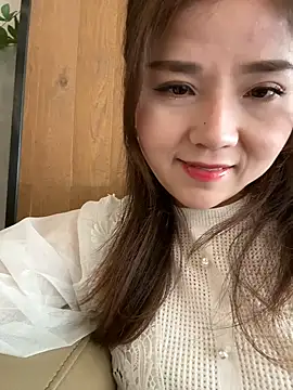 Snapshot of Efangfang chatting on 02/16/25, 03:15 Efangfang online show from 02/16/25, 03:15