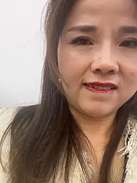 Snapshot of Efangfang chatting on 02/21/25, 11:55 Efangfang online show from 02/21/25, 11:55