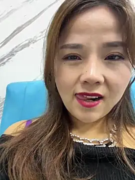 Snapshot of Efangfang chatting on 03/05/25, 10:44 Efangfang online show from 03/05/25, 10:44
