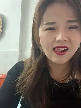 Snapshot of Efangfang chatting on 03/07/25, 10:13 Efangfang online show from 03/07/25, 10:13