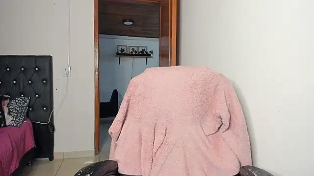 Imluna93 online show from 02/05/25, 12:17