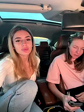 Snapshot of Jasmine_urPrincess chatting on 10/27/25, 05:11 Jasmine urPrincess online show from 10/27/25, 05:11