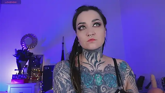Snapshot of SindelDark chatting on 12/23/24, 04:39 SindelDark online show from 12/23/24, 04:39