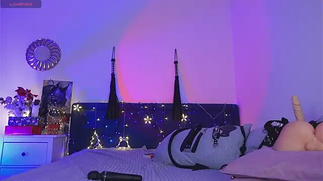 Snapshot of SindelDark chatting on 12/27/24, 04:32 SindelDark online show from 12/27/24, 04:32