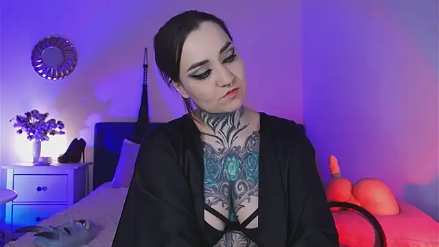 Snapshot of SindelDark chatting on 02/07/25, 01:43 SindelDark online show from 02/07/25, 01:43