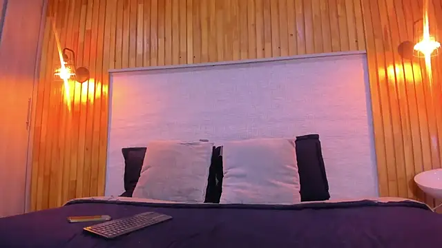 Snapshot of amelialeen7 chatting on 12/22/24, 01:22 amelialeen7 online show from 12/22/24, 01:22