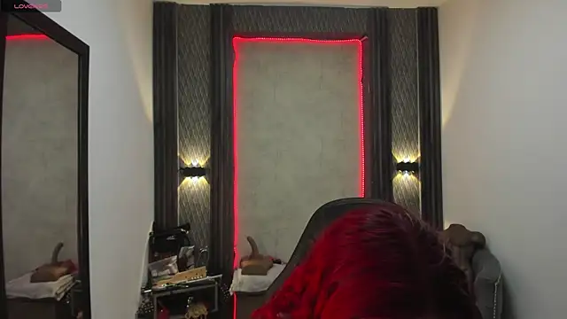 Snapshot of selene_red_ chatting on 02/21/25, 12:50 selene red online show from 02/21/25, 12:50