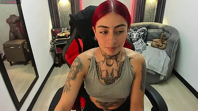 Snapshot of selene_red_ chatting on 02/25/25, 03:49 selene red online show from 02/25/25, 03:49
