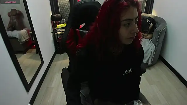 Snapshot of selene_red_ chatting on 03/06/25, 12:41 selene red online show from 03/06/25, 12:41