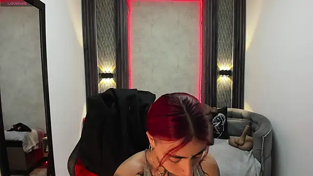 Snapshot of selene_red_ chatting on 03/06/25, 04:07 selene red online show from 03/06/25, 04:07