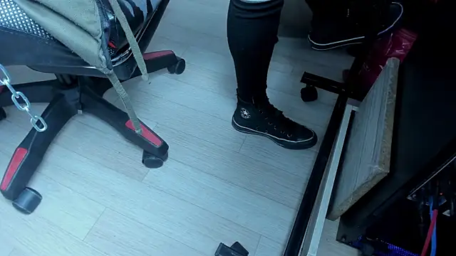 selene red  online show from 10/13/25, 02:50