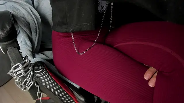 selene red  online show from 10/16/25, 01:45