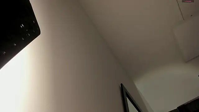 selene red  online show from 11/11/25, 01:44