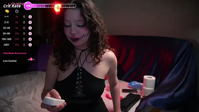 Snapshot of Megan___Cox chatting on 10/31/25, 08:21 Megan Cox online show from 10/31/25, 08:21