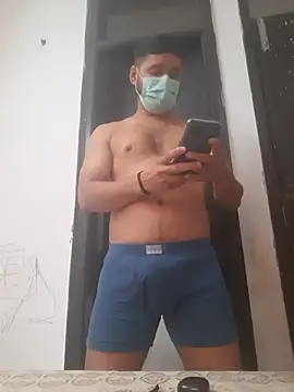 Snapshot of Desiglass_sex chatting on 11/10/25, 03:49 Desiglass sex online show from 11/10/25, 03:49