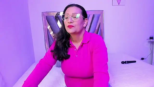 Snapshot of Victoria_Red01 chatting on 12/03/24, 01:43 Victoria Red01 online show from 12/03/24, 01:43