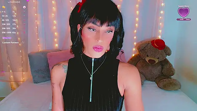 Snapshot of AlanaBekeer chatting on 10/14/25, 10:43 AlanaBekeer online show from 10/14/25, 10:43