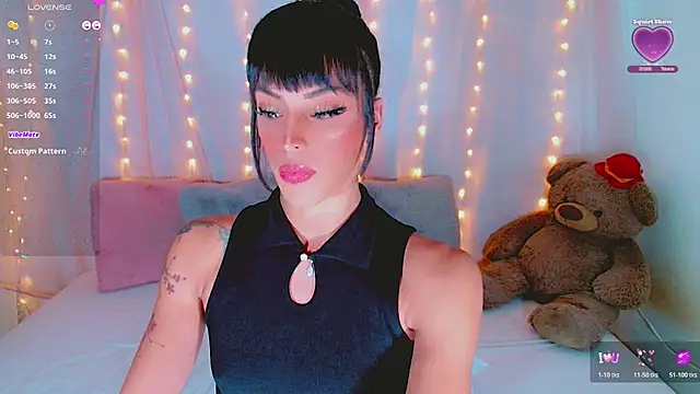 Snapshot of AlanaBekeer chatting on 11/08/25, 09:13 AlanaBekeer online show from 11/08/25, 09:13