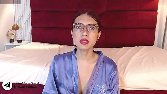 Snapshot of sara_saenz99 chatting on 12/23/24, 10:44 sara saenz99 online show from 12/23/24, 10:44