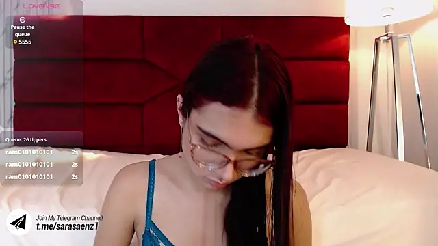 Snapshot of sara_saenz99 chatting on 12/27/24, 10:37 sara saenz99 online show from 12/27/24, 10:37