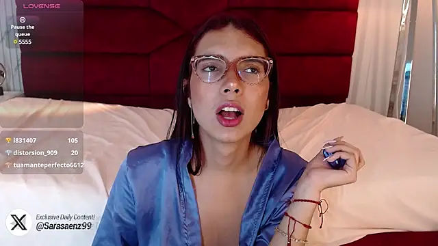 Snapshot of sara_saenz99 chatting on 12/28/24, 10:44 sara saenz99 online show from 12/28/24, 10:44
