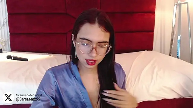Snapshot of sara_saenz99 chatting on 12/29/24, 10:36 sara saenz99 online show from 12/29/24, 10:36