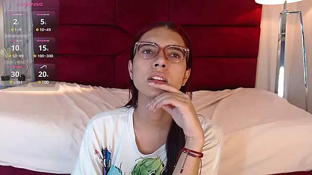 Snapshot of sara_saenz99 chatting on 01/26/25, 01:52 sara saenz99 online show from 01/26/25, 01:52