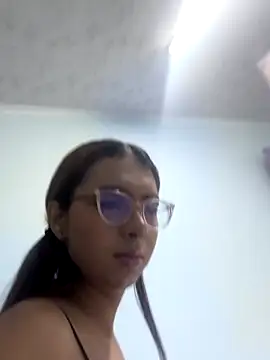 Snapshot of sara_saenz99 chatting on 11/01/25, 08:22 sara saenz99 online show from 11/01/25, 08:22