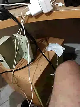 skrigul12 online show from 10/12/25, 01:43