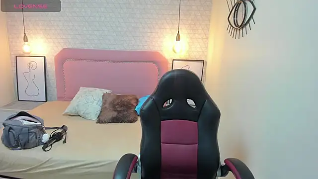 Kittytimberlake online show from 10/30/25, 12:06