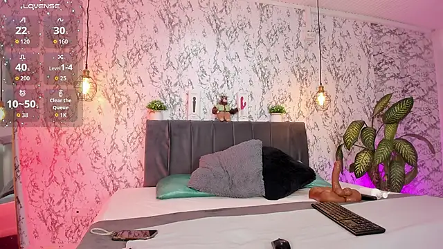 aihnoa split online show from 10/18/25, 12:28