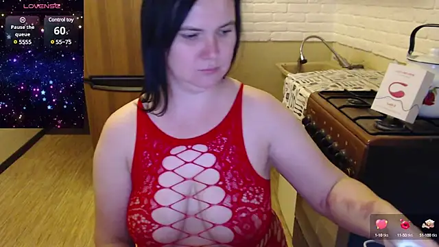 Snapshot of sweetpeash33 chatting on 01/13/25, 12:24 sweetpeash33 online show from 01/13/25, 12:24