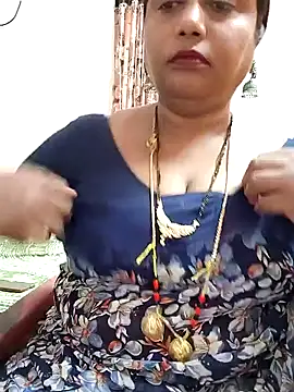 Snapshot of Swapna_143 chatting on 03/08/25, 03:17 Swapna 143 online show from 03/08/25, 03:17