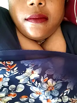 Snapshot of Swapna_143 chatting on 03/08/25, 06:21 Swapna 143 online show from 03/08/25, 06:21