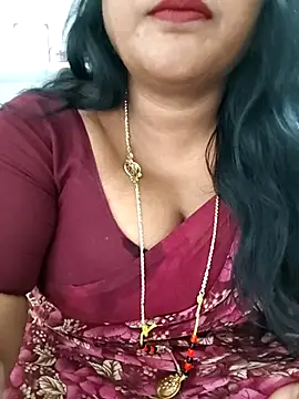 Snapshot of Swapna_143 chatting on 09/15/25, 04:45 Swapna 143 online show from 09/15/25, 04:45