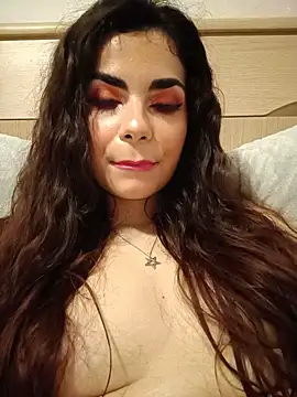 Snapshot of Saturnia_Yvonne chatting on 02/07/25, 04:35 Saturnia Yvonne online show from 02/07/25, 04:35