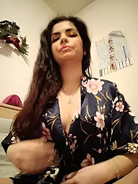 Snapshot of Saturnia_Yvonne chatting on 02/20/25, 04:57 Saturnia Yvonne online show from 02/20/25, 04:57