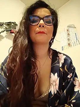 Snapshot of Saturnia_Yvonne chatting on 03/13/25, 06:23 Saturnia Yvonne online show from 03/13/25, 06:23